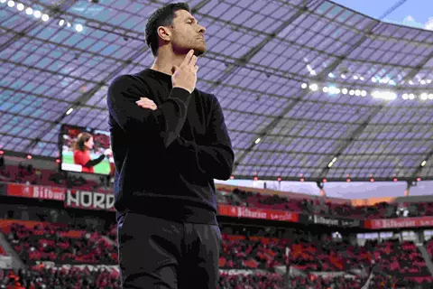 باير ليفركوزن يراهن على المدرسة الهولندية بعد ألونسو